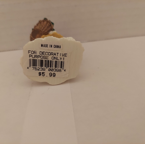 Mervyn's Village Square 1995 Girl Woth Basket Of Holly - Picture 5 of 7